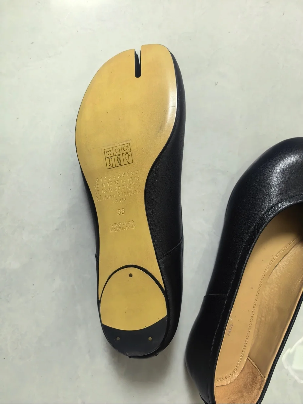 Maison Martin Margiela Black Split-Toe Leather Flats